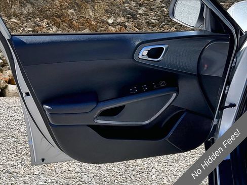 Used 2020 Kia Soul S FWD image 20