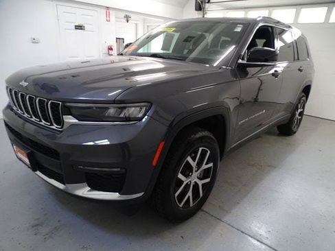 Certified 2025 Jeep Grand Cherokee L Limited AWD/4WD image 19
