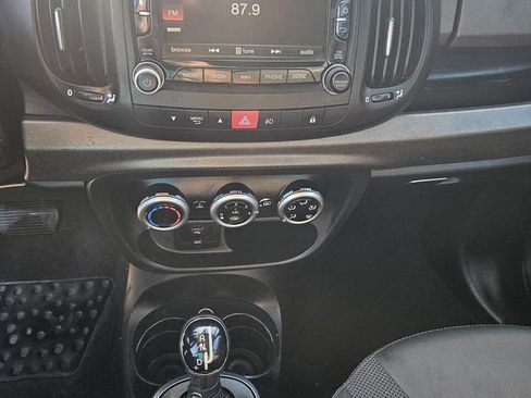 Used 2015 FIAT 500L Trekking FWD image 12