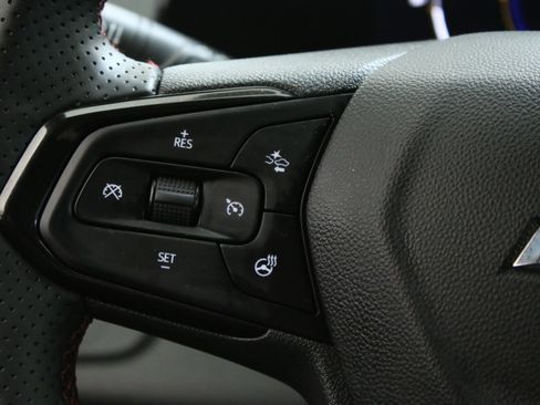 Used 2024 Chevrolet Trax RS w/ Sunroof Package image 13