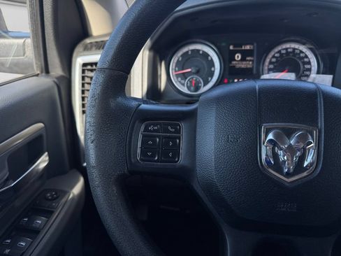 Used 2020 RAM 1500 Classic SLT RWD image 26