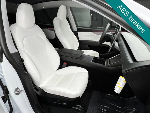 Used 2026 Tesla Model Y Long Range RWD image 8