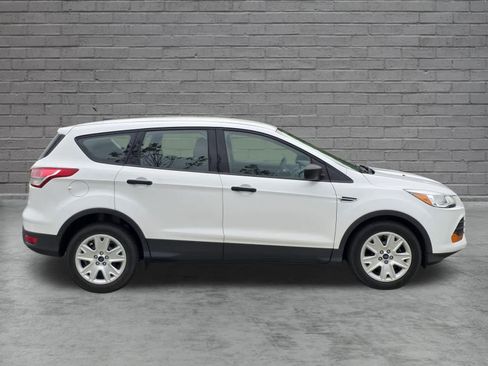 Used 2015 Ford Escape S FWD image 4