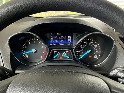 Used 2017 Ford Escape SE FWD image 12