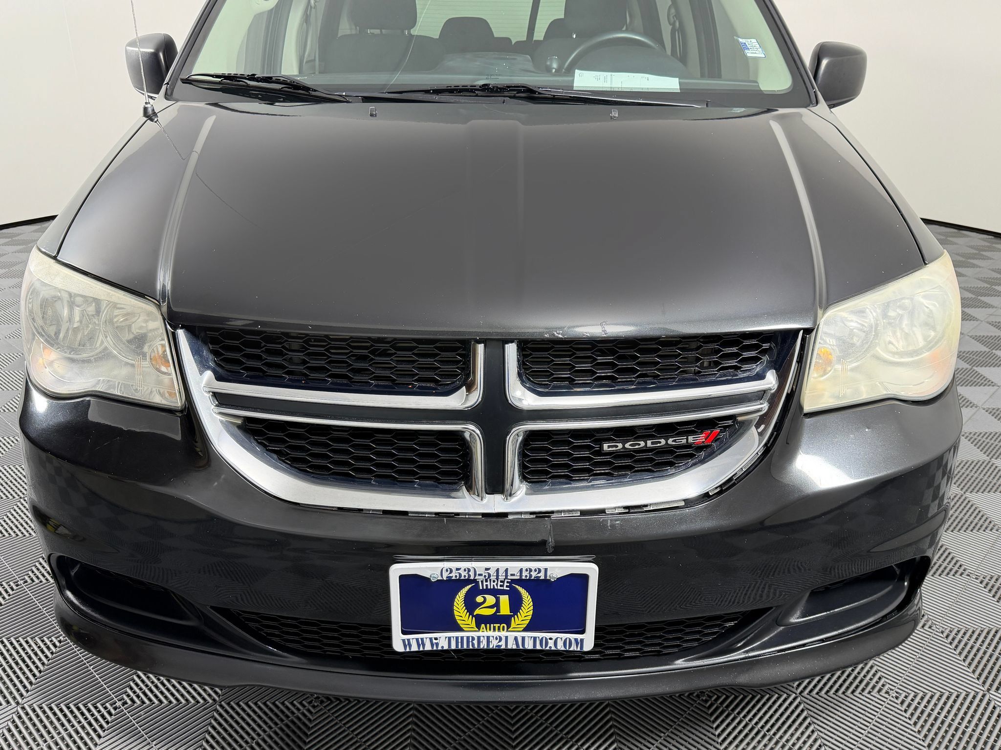 Used 2011 Dodge Grand Caravan SE w/ UConnect Hands-Free Group FWD image 3