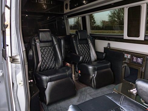 Used 2015 Mercedes-Benz Sprinter 2500 image 23