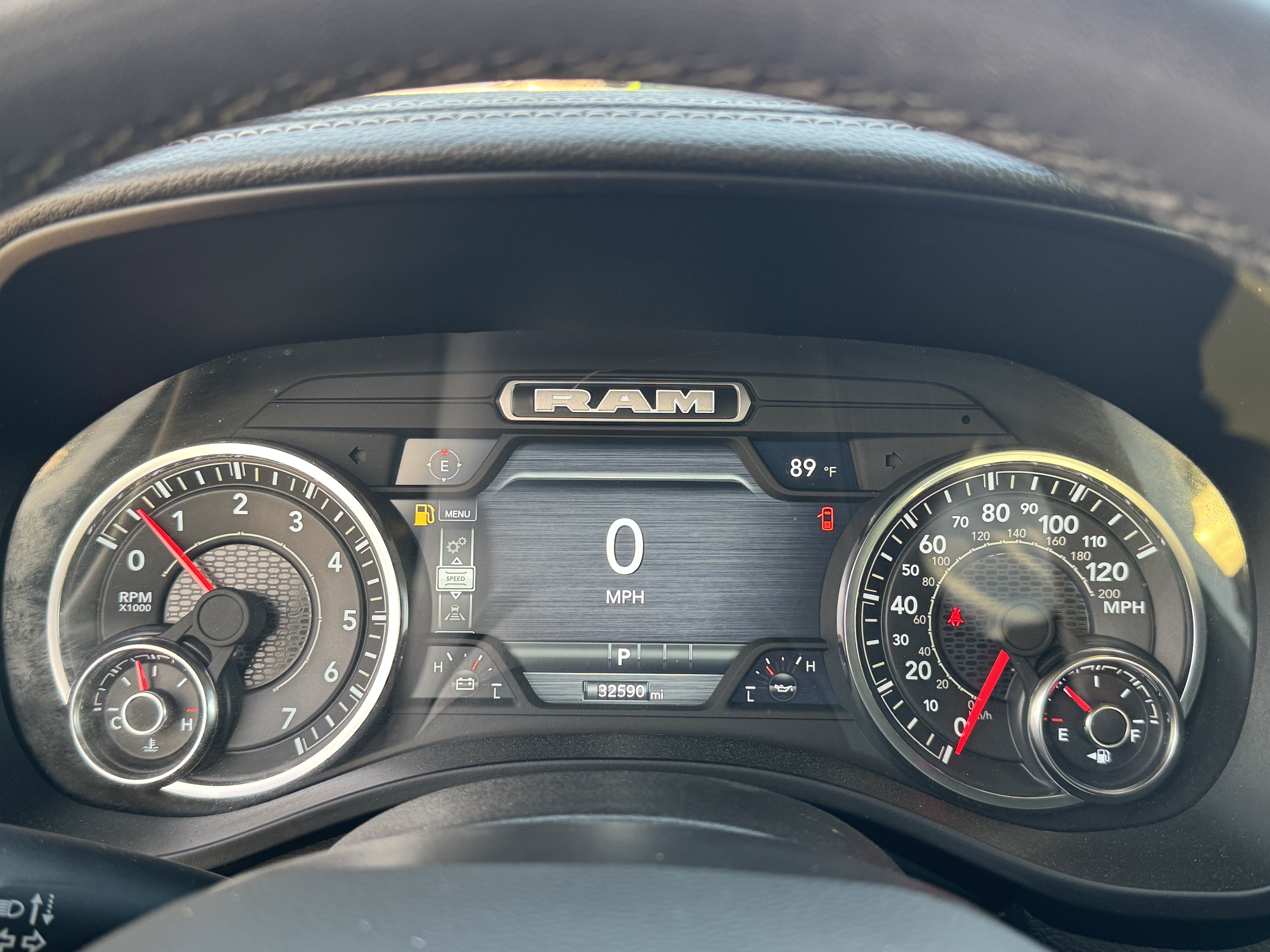 Used 2025 RAM 1500 Laramie w/ Sport Appearance Package AWD/4WD image 28