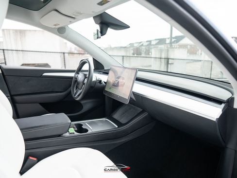 Used 2022 Tesla Model Y Performance image 15