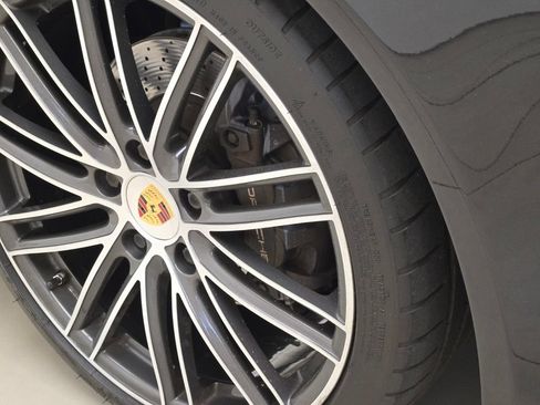 Used 2019 Porsche 911 Carrera RWD image 14