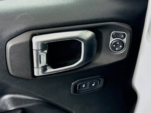 Used 2020 Jeep Wrangler Unlimited Rubicon AWD/4WD image 18