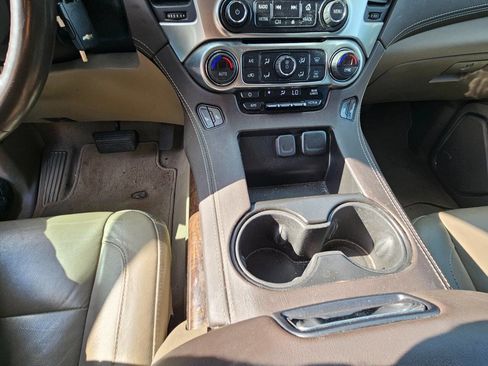 Used 2020 Chevrolet Suburban LT AWD/4WD image 18