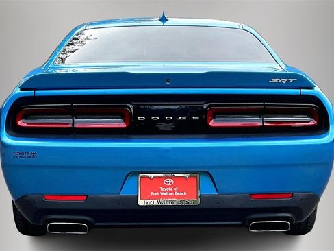 Used 2015 Dodge Challenger SRT image 6