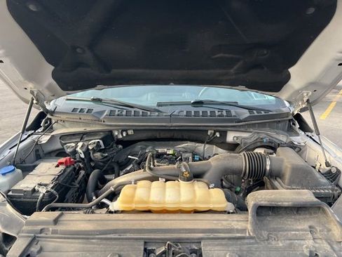 Used 2020 Ford F150 XLT w/ Equipment Group 302A Luxury AWD/4WD image 9