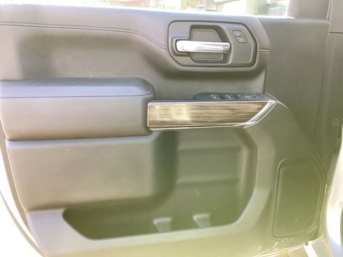 Used 2022 Chevrolet Silverado 2500 LT w/ Convenience Package image 7