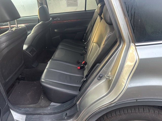 Used 2011 Subaru Outback 2.5i Limited AWD/4WD image 9