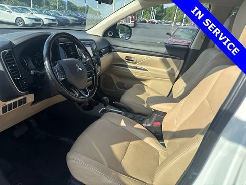 Used 2016 Mitsubishi Outlander SEL FWD image 10