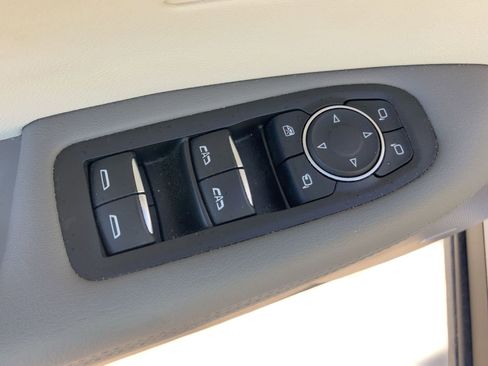 Used 2021 Cadillac XT6 Premium Luxury image 12