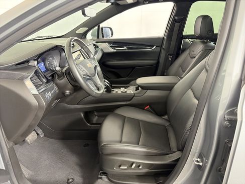 Used 2023 Cadillac XT5 Premium Luxury w/ Technology Package AWD/4WD image 6