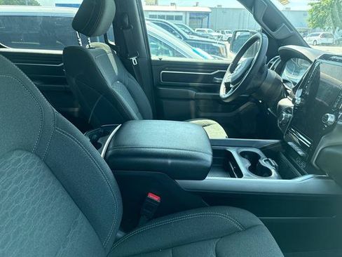 Used 2025 RAM 1500 Big Horn AWD/4WD image 3
