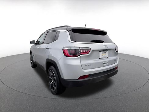 Used 2025 Jeep Compass Limited image 11