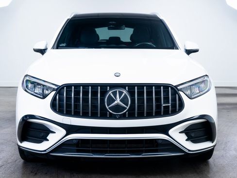 Used 2024 Mercedes-Benz GLC 43 AMG 4MATIC image 2