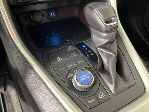 Used 2019 Toyota RAV4 Limited w/ Advanced Technology Package AWD/4WD image 11