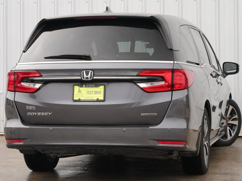 Used 2023 Honda Odyssey Touring image 4