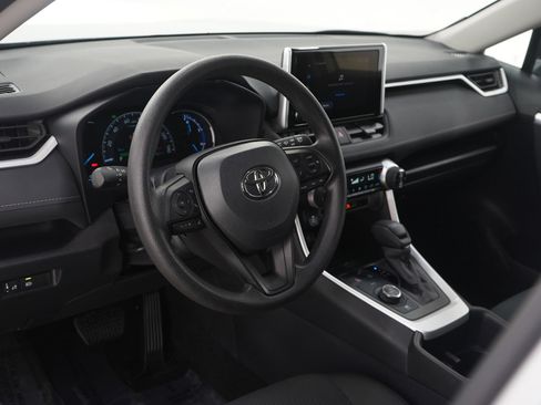 Used 2025 Toyota RAV4 LE image 23