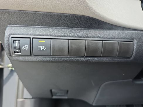 Used 2025 Toyota Corolla LE FWD image 25