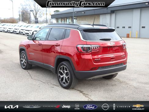 Used 2024 Jeep Compass Limited w/ Sun and Sound Group image 5