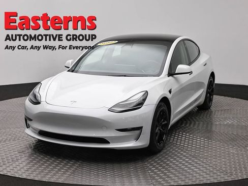 Used 2023 Tesla Model 3 Standard Range RWD image 1