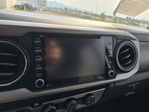 Used 2020 Toyota Tacoma SR5 image 37