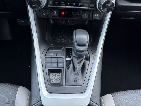 Used 2025 Toyota RAV4 XLE image 22