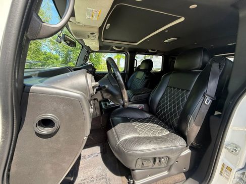 Used 2005 HUMMER H2 w/ Preferred Equipment Group AWD/4WD image 10