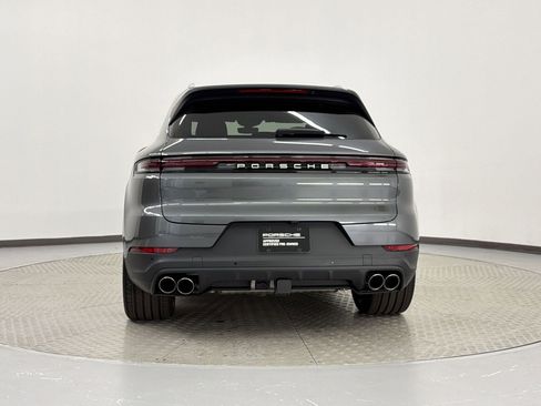 Certified 2025 Porsche Cayenne S AWD/4WD image 10