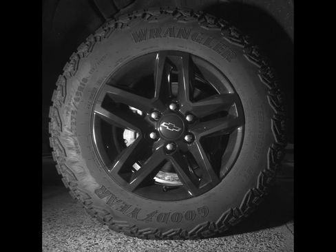 Used 2024 Chevrolet Silverado 1500 Custom Trail Boss w/ LPO, Dark Essentials Package AWD/4WD image 17