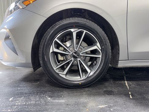 Used 2024 Kia Forte LXS FWD image 6