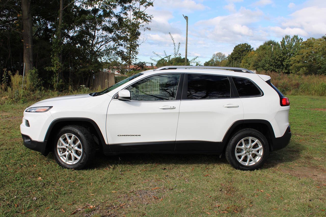 Used 2015 Jeep Cherokee Latitude w/ Comfort/Convenience Group AWD/4WD image 12