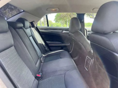 Used 2018 Chrysler 300 Touring RWD image 27