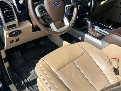 Used 2019 Ford F150 Lariat w/ Equipment Group 502A Luxury image 7