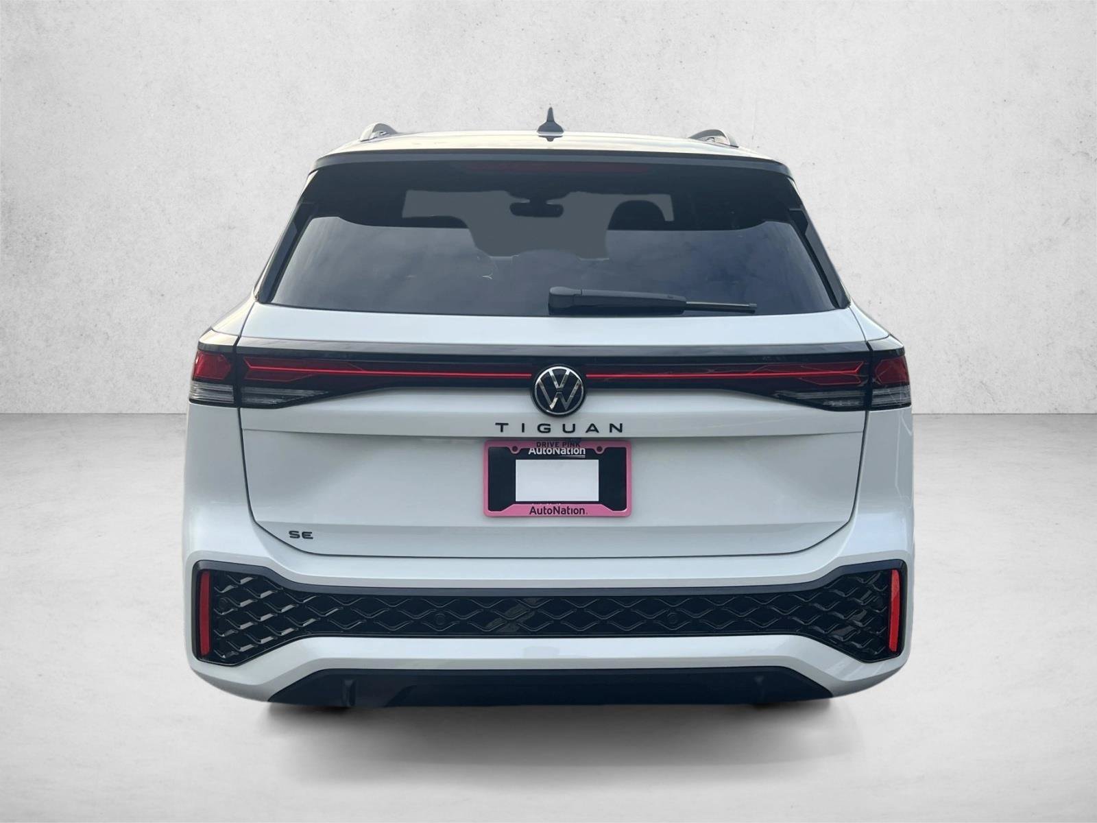 New 2026 Volkswagen Tiguan SE R-Line FWD image 6