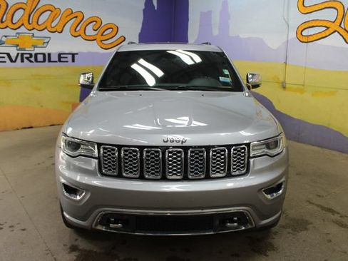 Used 2017 Jeep Grand Cherokee Overland AWD/4WD image 3