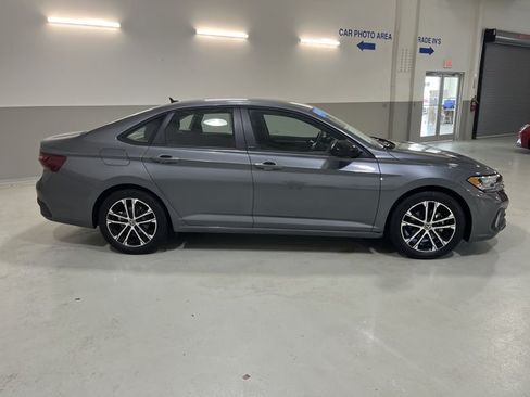 Certified 2024 Volkswagen Jetta Sport FWD image 10