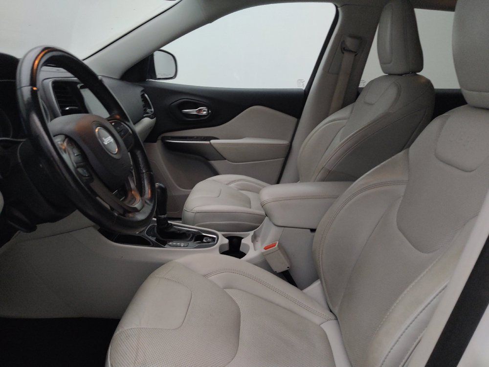 Used 2019 Jeep Cherokee Limited FWD image 17