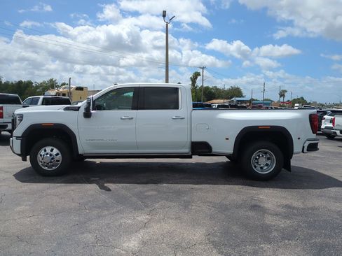 Used 2026 GMC Sierra 3500 Denali Ultimate AWD/4WD image 7