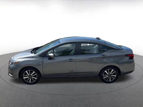 Used 2025 Nissan Versa SV FWD image 9