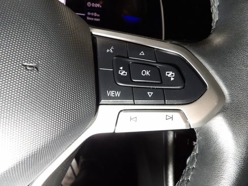 Used 2024 Volkswagen Jetta SE FWD image 18