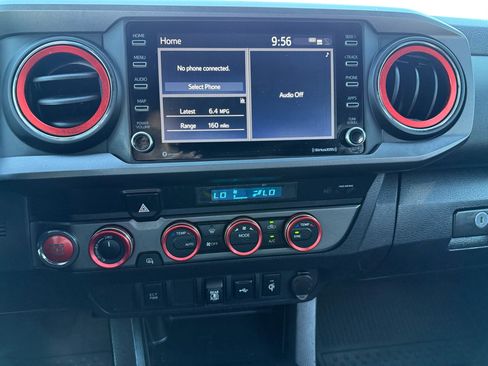 Used 2022 Toyota Tacoma TRD Off-Road image 27