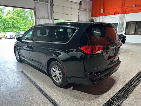 Used 2023 Chrysler Voyager LX FWD image 18