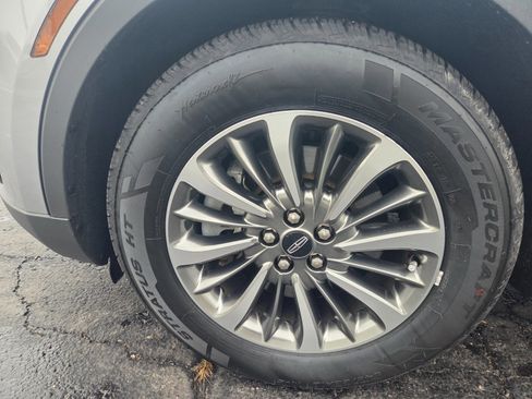 Used 2020 Lincoln Nautilus Premier w/ Equipment Group 101A image 21